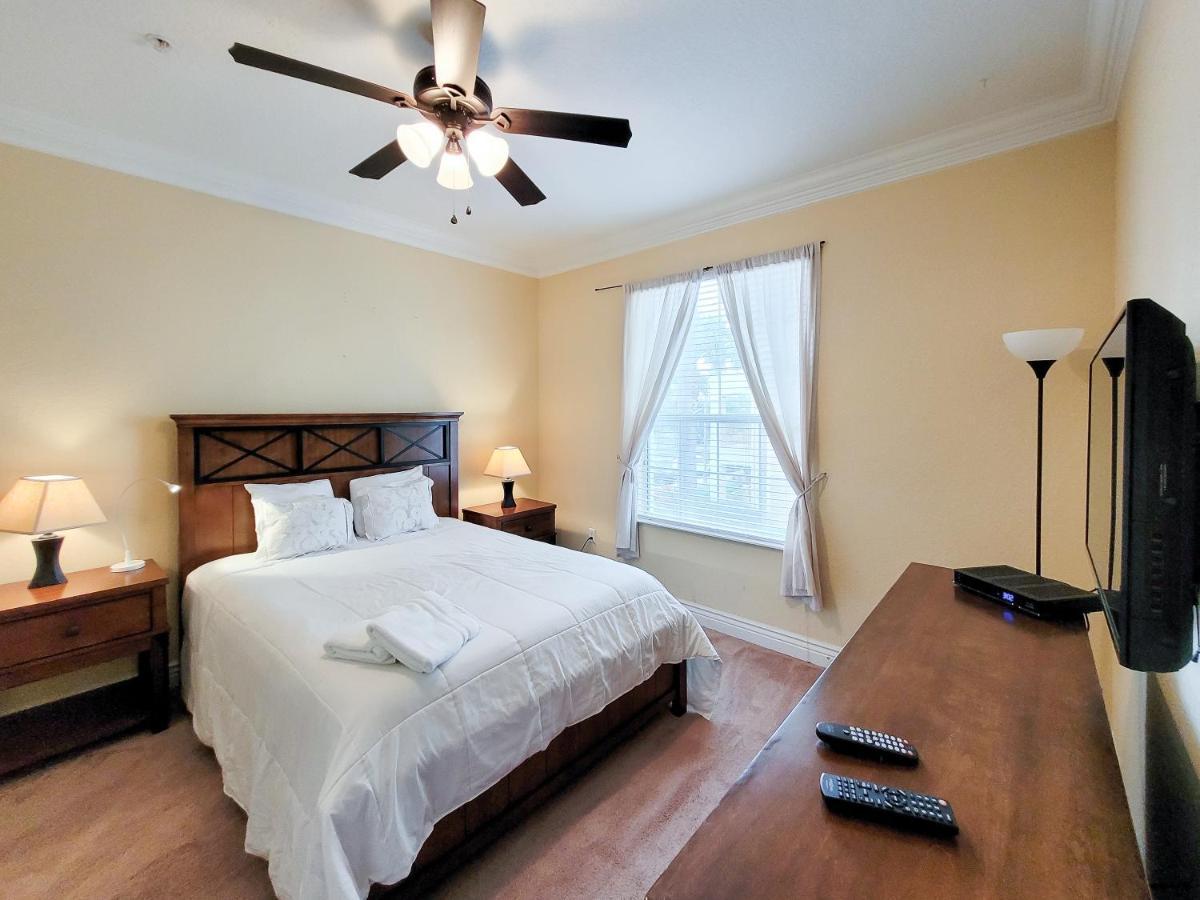 3br 2bath Balcony 5min Conv Center 1410ft Casa de férias *