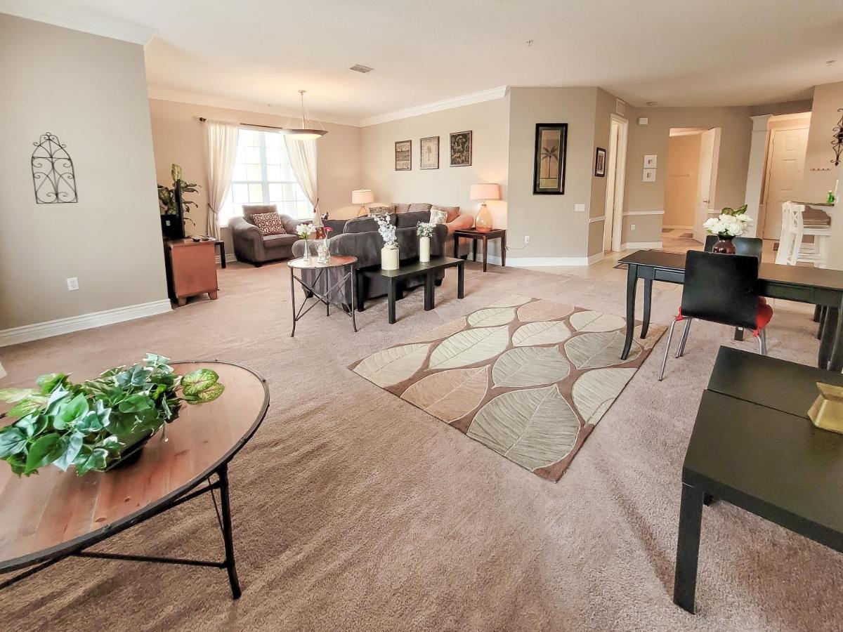 3br 2bath Balcony 5min Conv Center 1410ft Casa de férias *